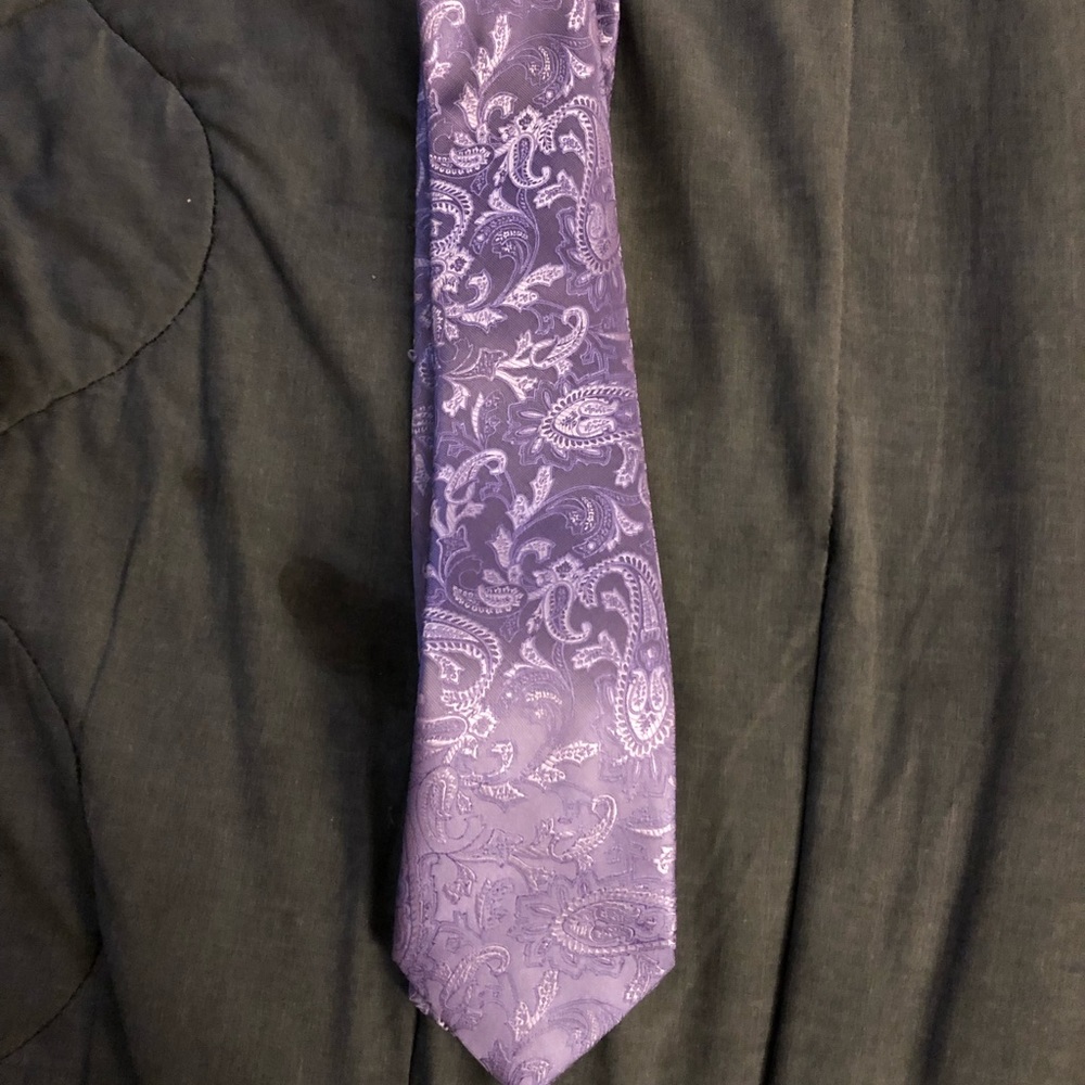 Men’s lavender , purple tie